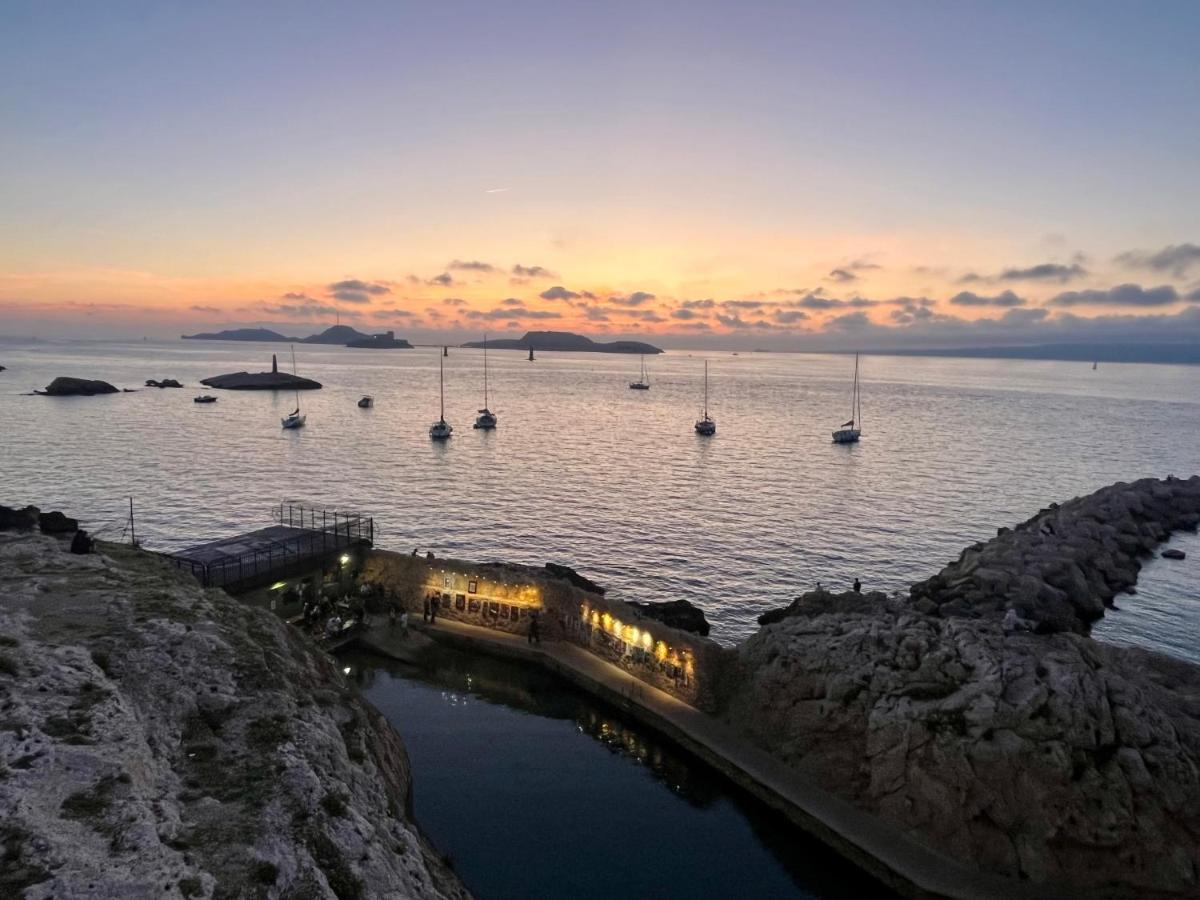 Appartement Sur La Corniche Kennedy Face A La Mer Марсель Екстер'єр фото