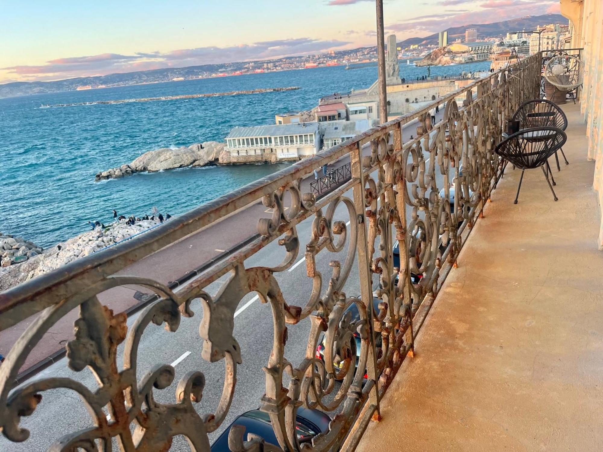 Appartement Sur La Corniche Kennedy Face A La Mer Марсель Екстер'єр фото